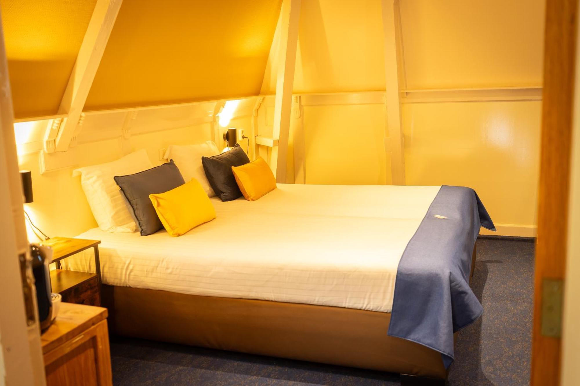 Hotel De Gulden Leeuw Воркум Екстериор снимка