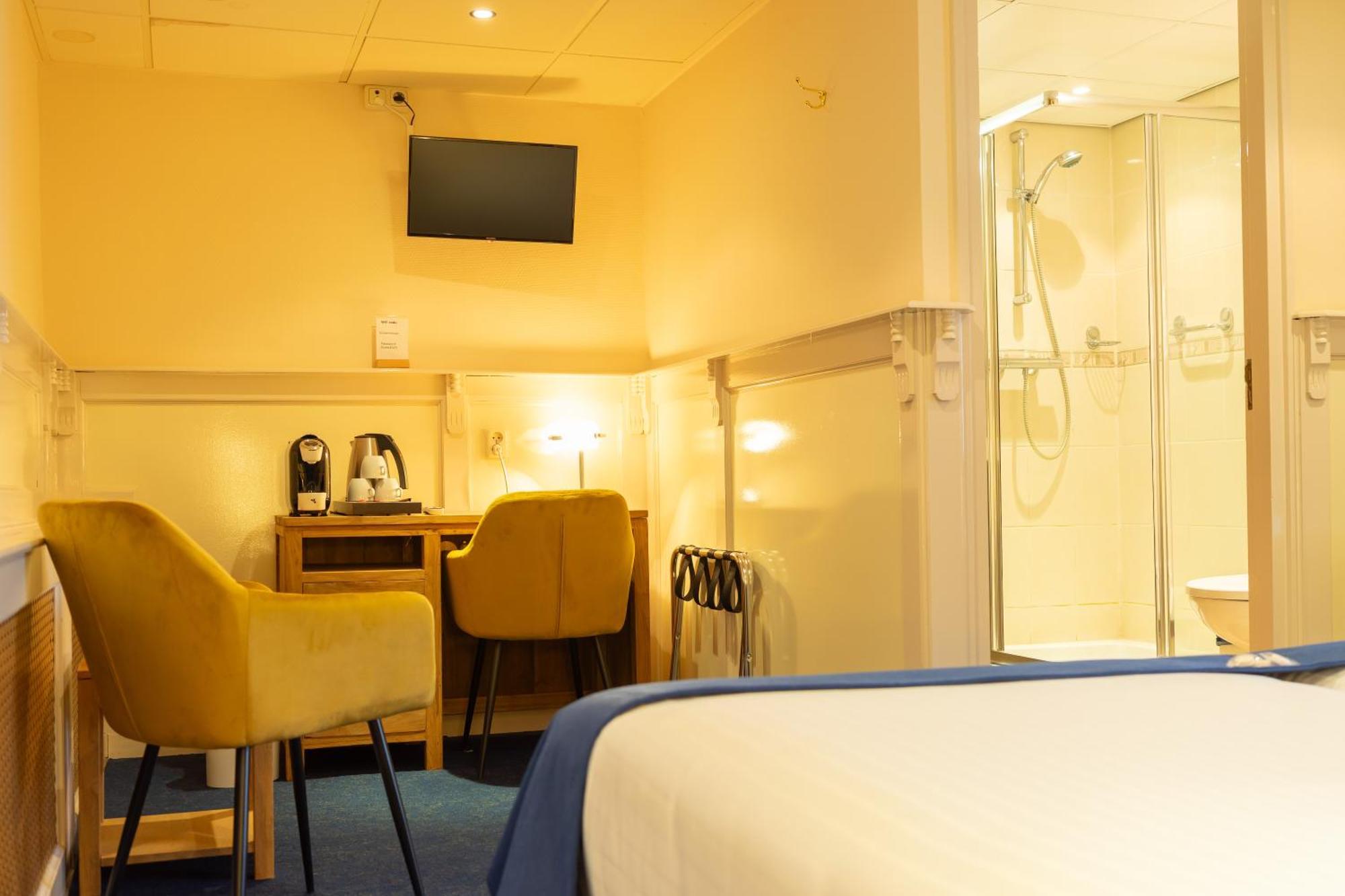 Hotel De Gulden Leeuw Воркум Екстериор снимка
