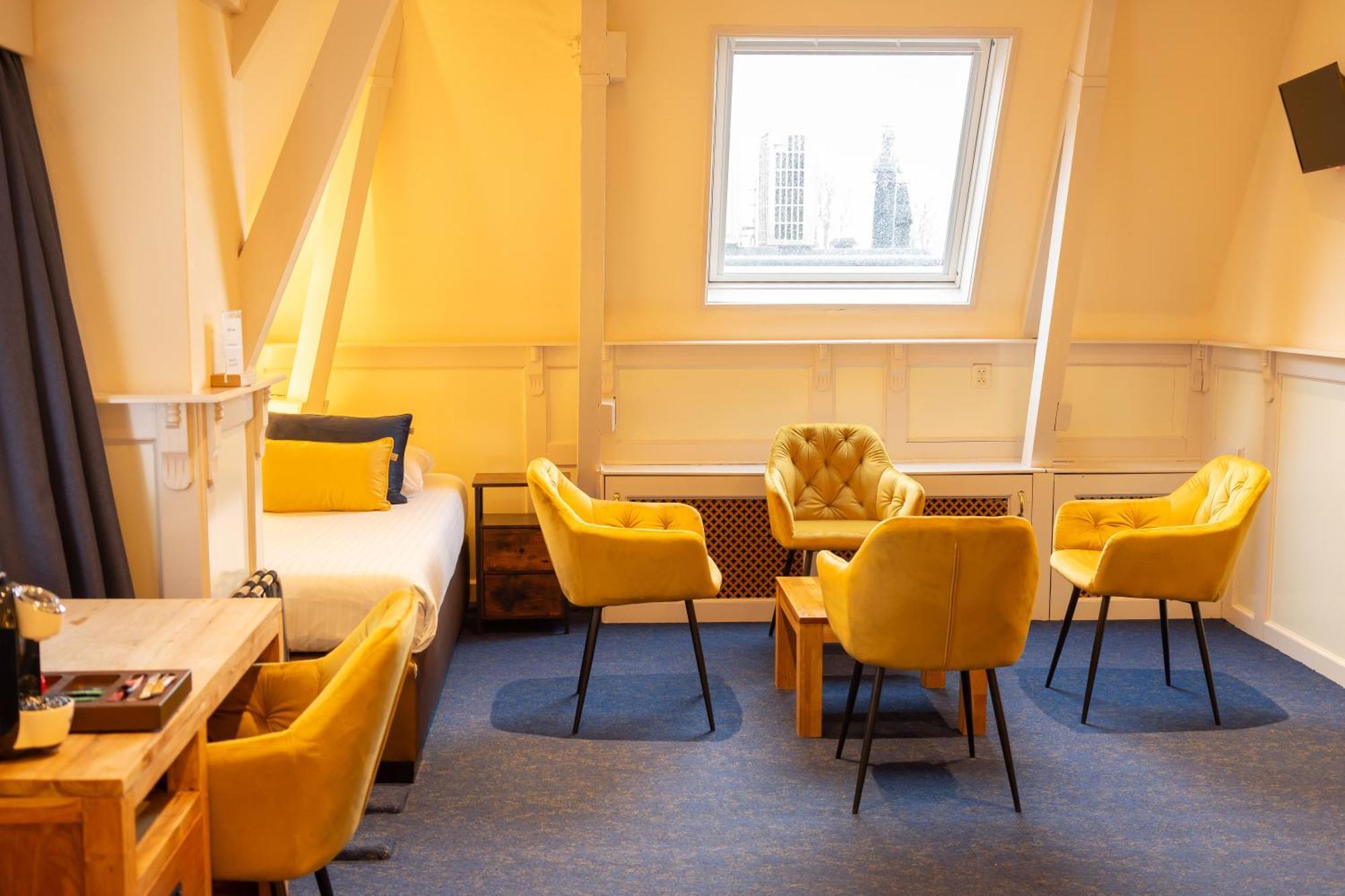 Hotel De Gulden Leeuw Воркум Екстериор снимка
