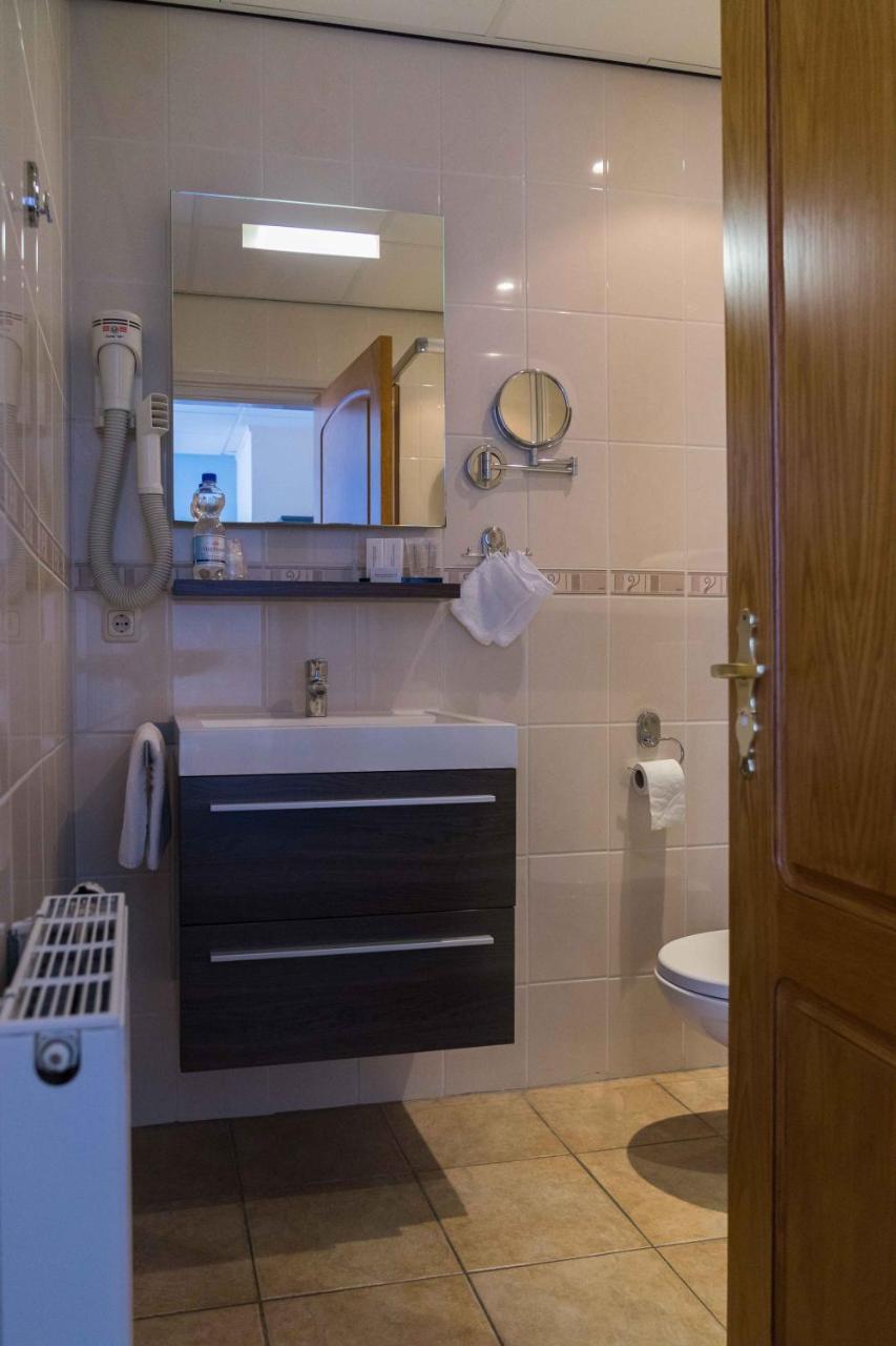 Hotel De Gulden Leeuw Воркум Екстериор снимка